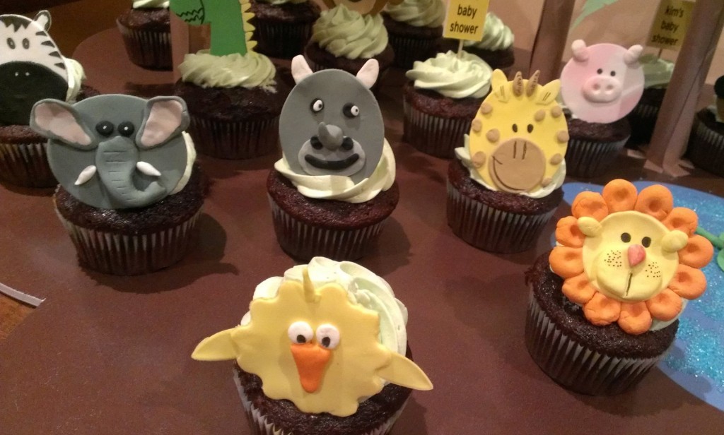 In the jungle animal cupcakes