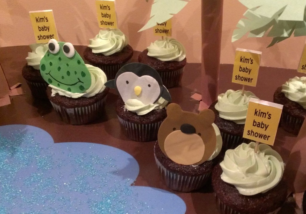 In the jungle animal cupcakes, baby shower